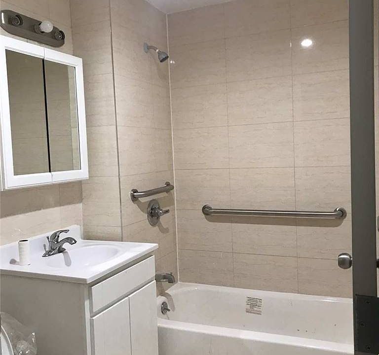 2nd image of 4212 164th St