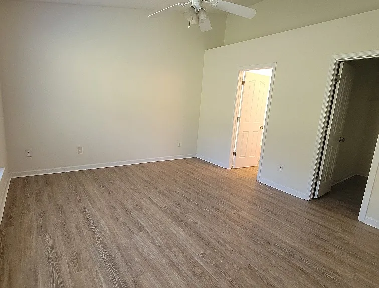 328 Highgate Cir — Photo 6