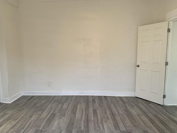4th image of 934 N Anita Ave #934