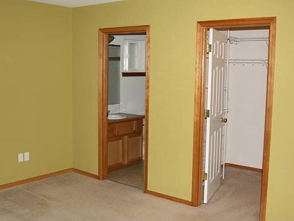 bath and walk-in closet