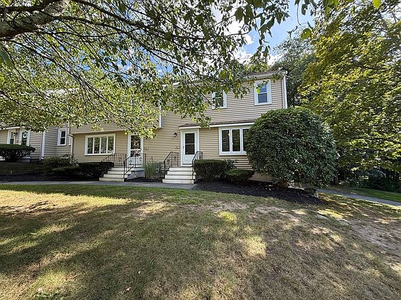 2nd image of 101 Cardinal Ln