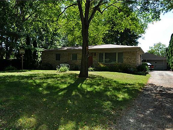 2nd image of 7970 Royal Ave