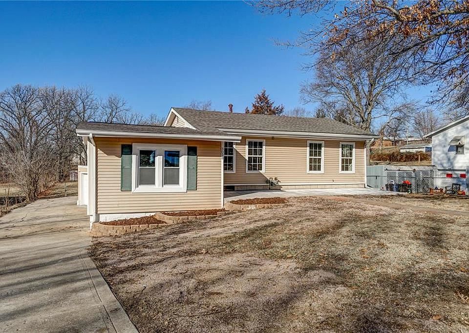 1st image of 3028 N 84th Ter