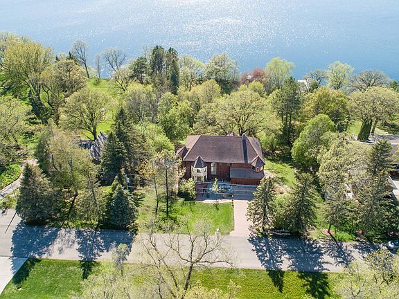3rd image of 1807 Minnehuta Dr