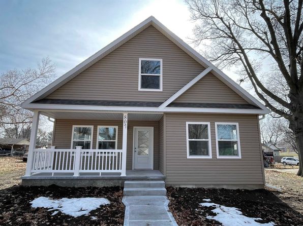 807 E 12th St, Falls City, NE 68355
