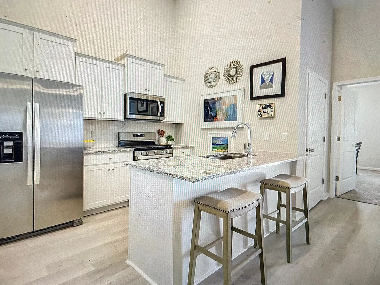 3 bed, 1551 sqft, $2,100 — Photo 4