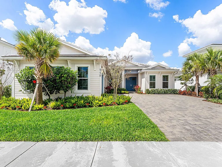 9256 Crestview Circle Palm — Photo 4