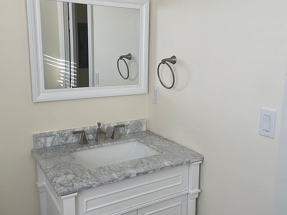 1st floor, 1/2 bath