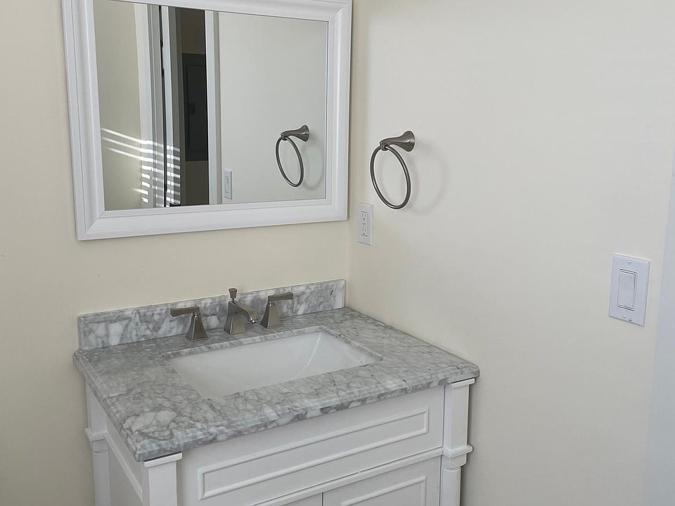 1st floor, 1/2 bath