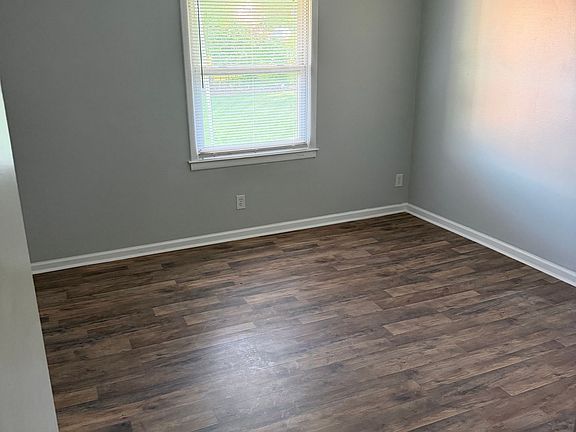 5th image of 2827 N Ohenry Blvd