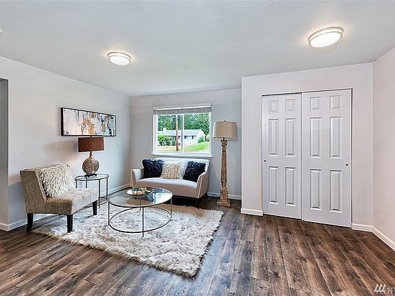 4th image of 6414 190th St SW