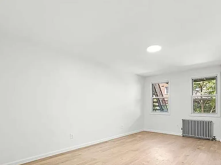 2469 E 28th St #2 — Photo 6