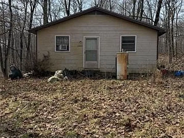 10443 E Lake Edward Dr, Huntingburg, IN 47542