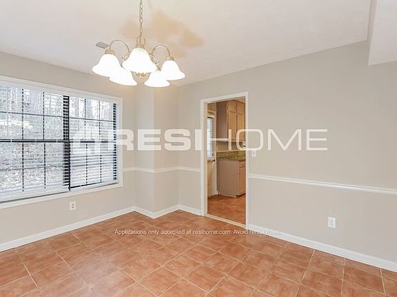 5th image of 2221 Lowtrail Ct