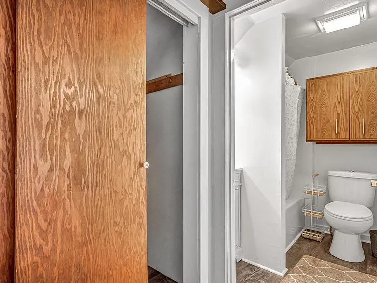 1029 Logan Ave #UPPER — Photo 10