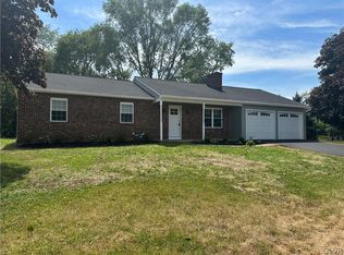1830 Viola Ln, Hellertown, PA 18055