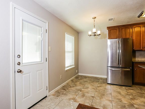 5th image of 5907 Willow Crest Dr