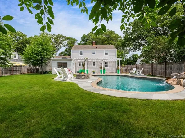10 Colony Court, Stamford, CT 06905