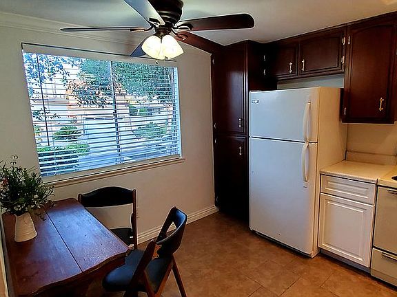 5th image of 1434 Chalgrove Dr Unit E