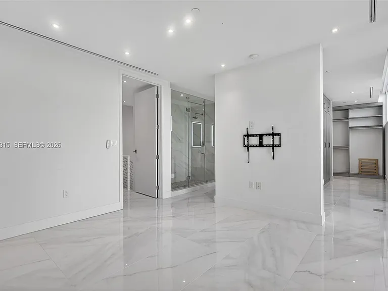 3750 Yacht Club Dr #Townhouse 5 — Photo 36
