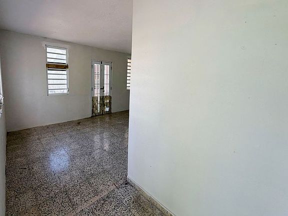 3rd image of B 14 1 St