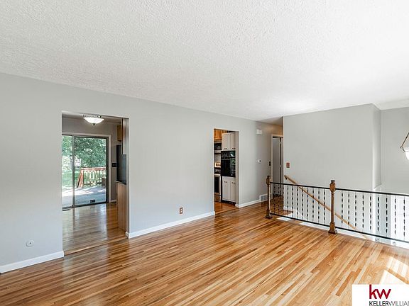 4th image of 2712 S 118th St