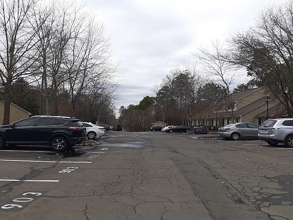 3rd image of 502 Gatehouse Ln