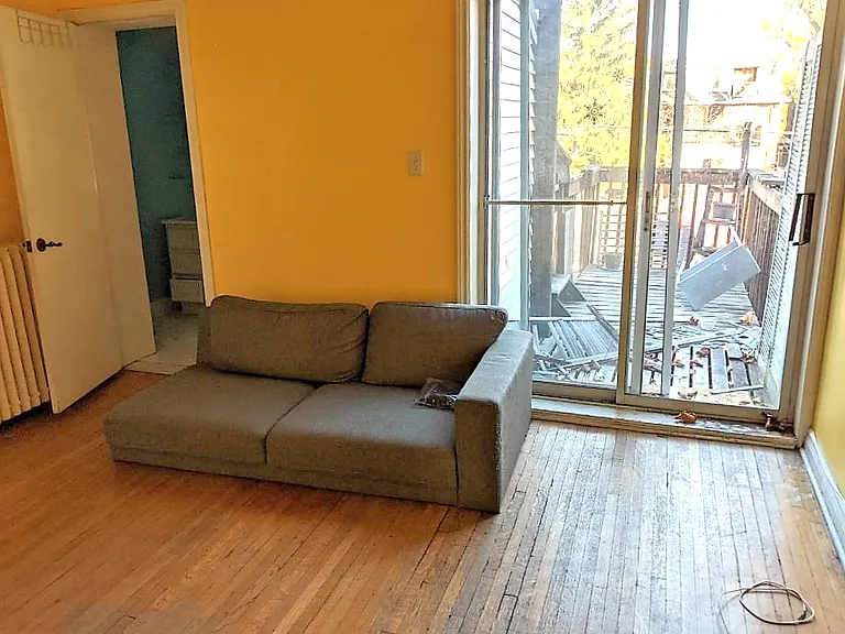 583 Dovercourt Rd #2 — Photo 5