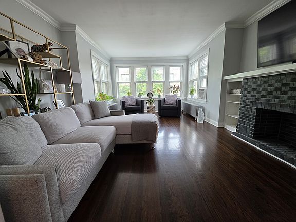 5th image of 3828 N Mozart St #3