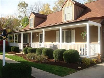 3rd image of 803 Meyers Ct