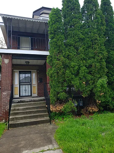 2059 Hazelwood St Photo 1
