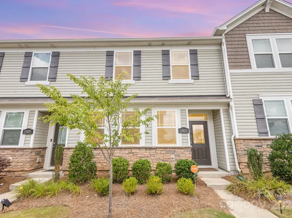 11024 Chalkbark Ln, Charlotte, NC 28262