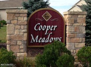 6872 Rapids Way St, Kalamazoo, MI 49009