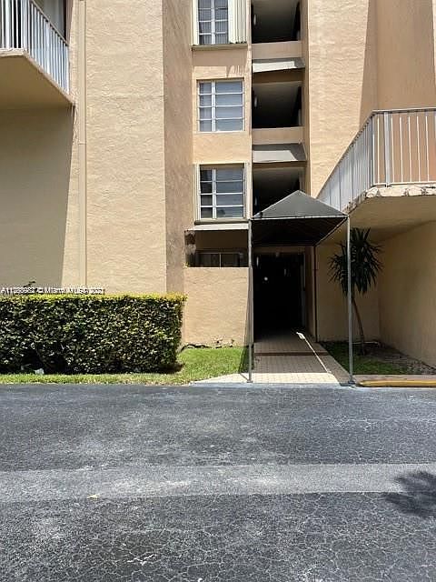 1st image of 10700 SW 108th Ave APT C107
