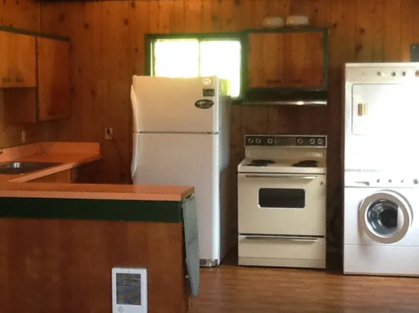 655 E Collins St, Depoe Bay, OR 97341