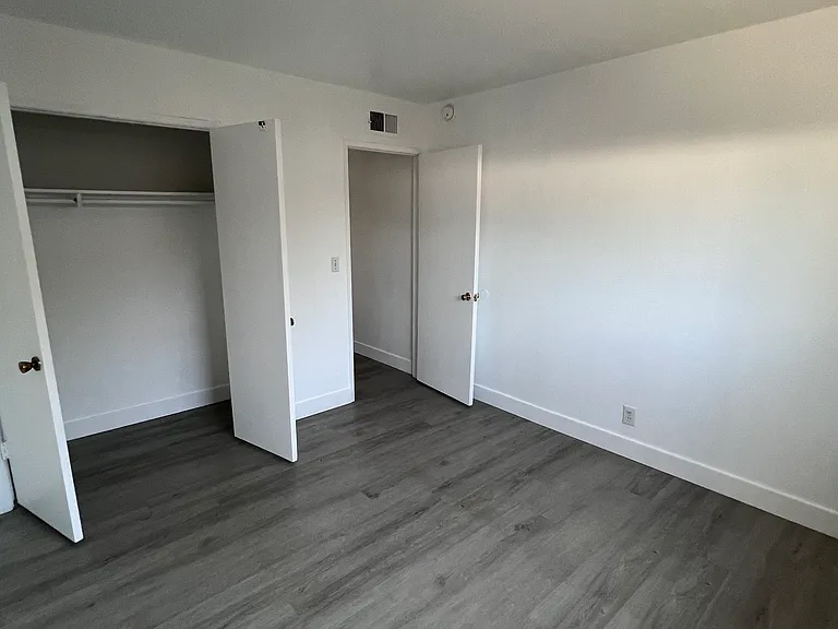 1829 Aileron Ave — Photo 35