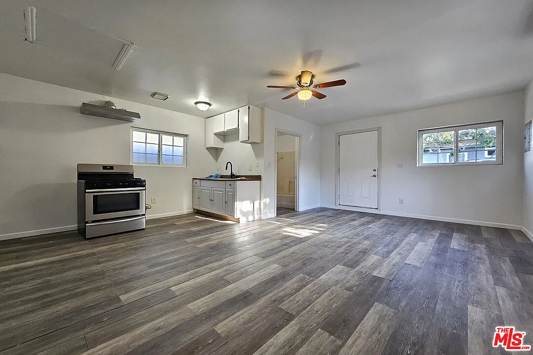 Studio, 1.0 bath, 450 sqft, $1,450 — Photo 1