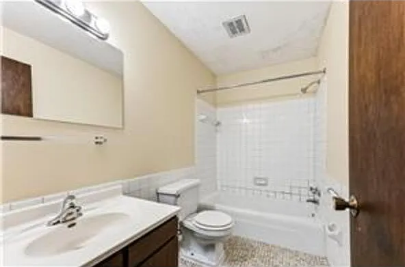 2112 44th Ave N #201 — Photo 9
