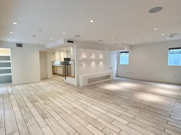 947 4th St APT C, Santa Monica, CA 90403