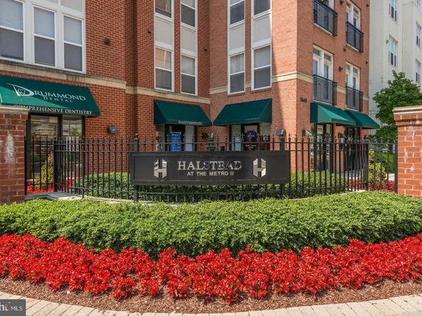 2665 Prosperity Ave APT 351, Fairfax, VA 22031
