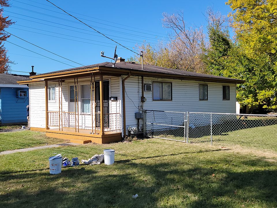 2nd image of 3005 Harold St