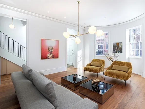21 Chestnut St, Boston, MA 02129