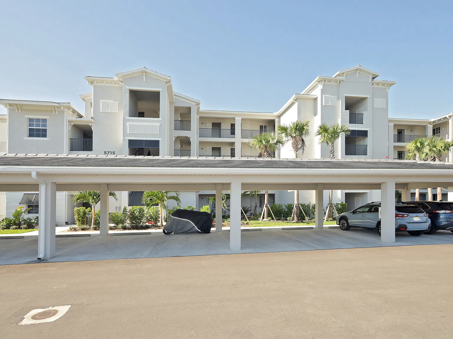 2 bed, 1120 sqft, $2,200 — Photo 2