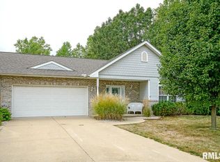 3832 W Palmyra Ct, Peoria, IL 61604