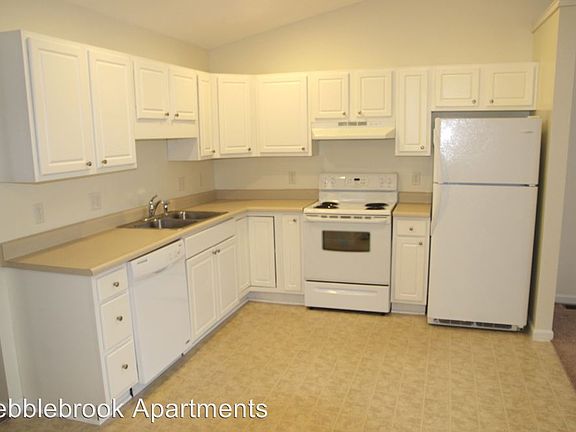 2nd image of 104 Brookside Dr Unit A