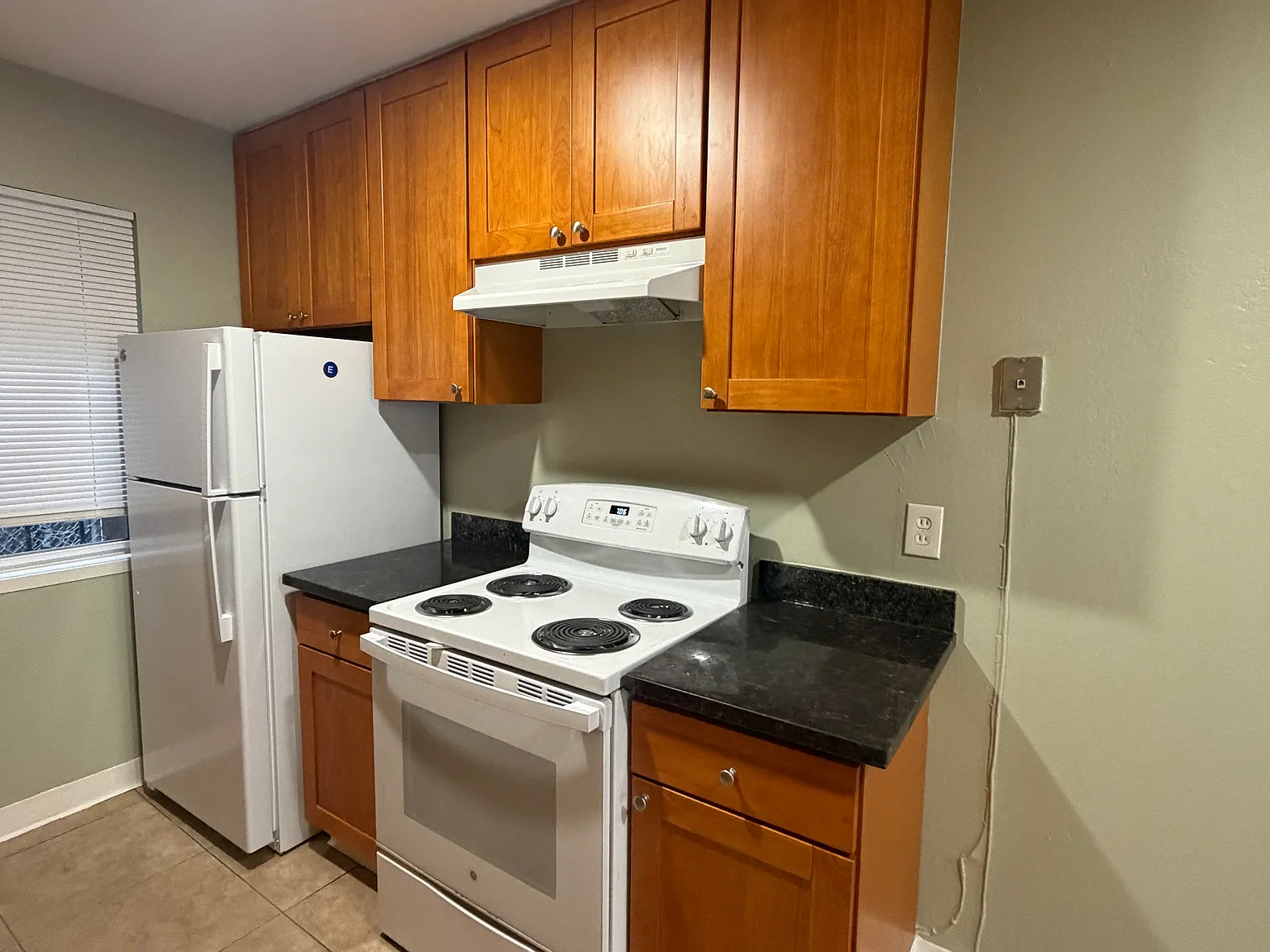 2 bed, 1.5 bath, 1000 sqft, $2,295 — Photo 3