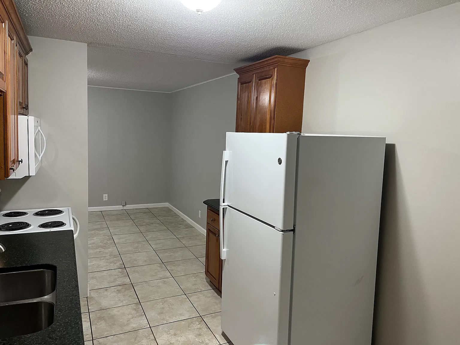 3 bed, 1500 sqft, $1,600 — Photo 3