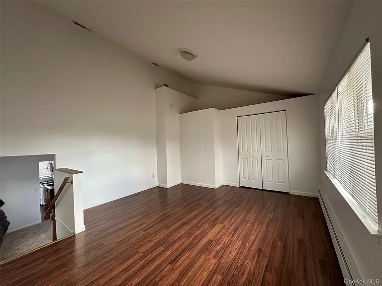 18 Green Pl — Photo 3
