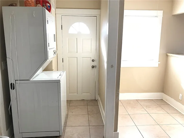 206 S Guadalupe Ave #C — Photo 2