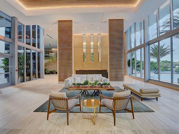 4th image of 16385 Biscayne Blvd Unit 2616